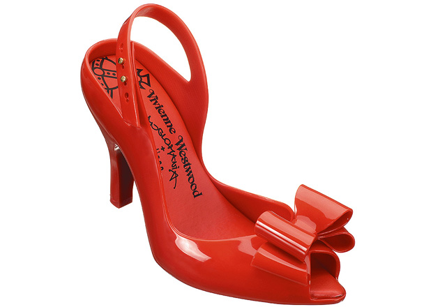 Presença brasileira: a Melissa Lady Dragon by Vivienne Westwood, lançada na coleção inverno 2009 da marca