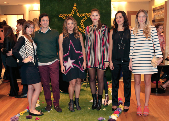 Sophia Carta, Raphael Vidigal, Camilla Garcia, Alexandra Benenti, Caru M Prado e Sofia Wagner convidados da marca em looks Tommy Hilfiger que escolheram na loja ao longo dessa semana- Foto: Marcelo Elidio/ SiteRG