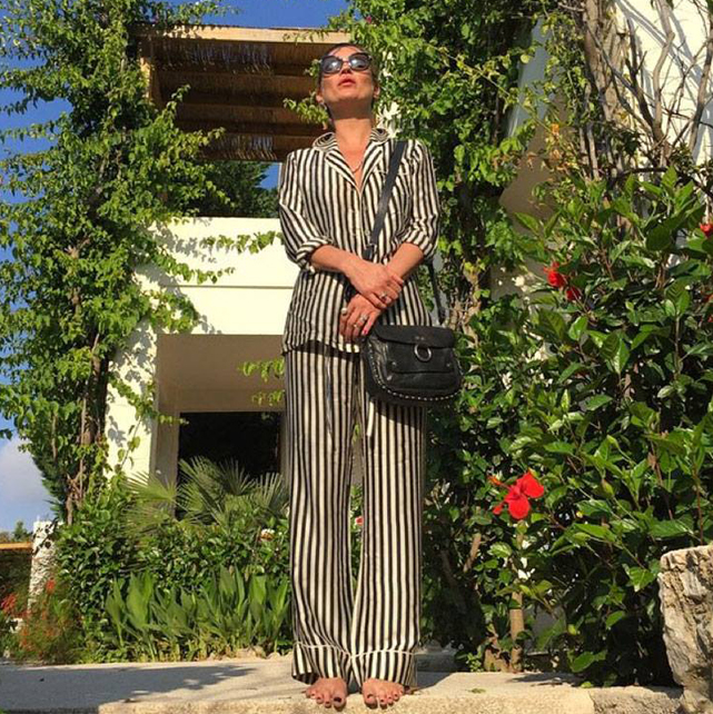 Kate Moss com o look Olivia von Halle no aniversário na Turquia - Foto: reprodução
