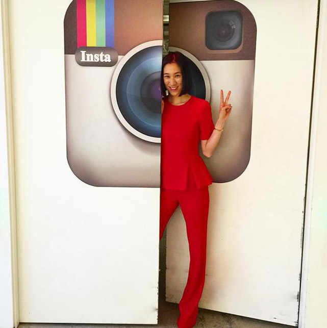 Eva Chen anunciou seu novo cargo no... Instagram! (Foto: reprodução)