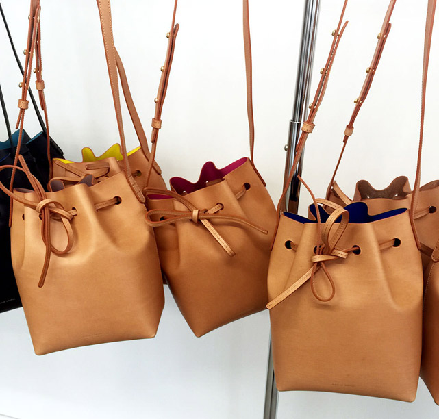 Os modelos com lista de espera da Mansur Gavriel - Foto: reprodução