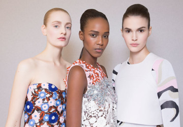 Backstage do desfile de alta-costura, de verão 2015, da Dior, em que Peter Phillips usou a base Nude Air (Foto: divulgação)
