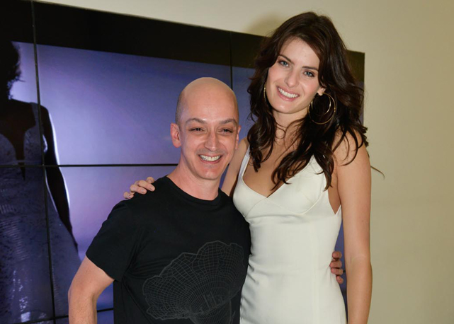 O estilista Eduardo Pombal e Isabelli fontana - Foto: Luciana Prezia/divulgação