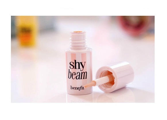 O iluminador com efeito matte da Benefit Cosmetics