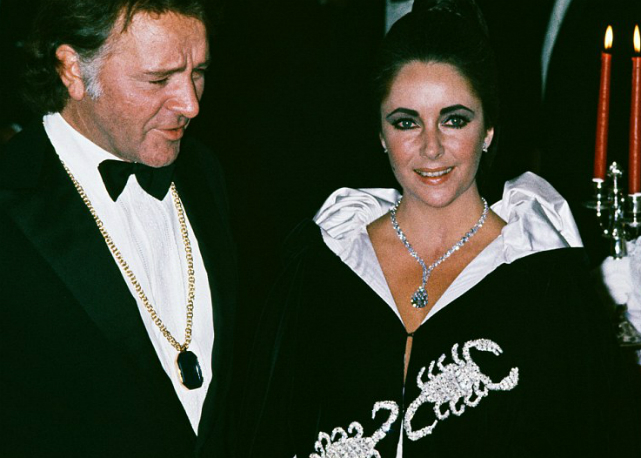 Elizabeth Taylor e o marido Richard Burton em Monaco 