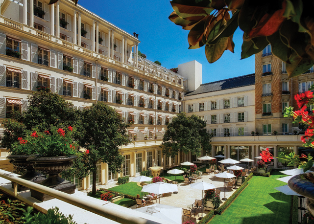 O jardim do hotel - Foto: reprodução/Bazaar