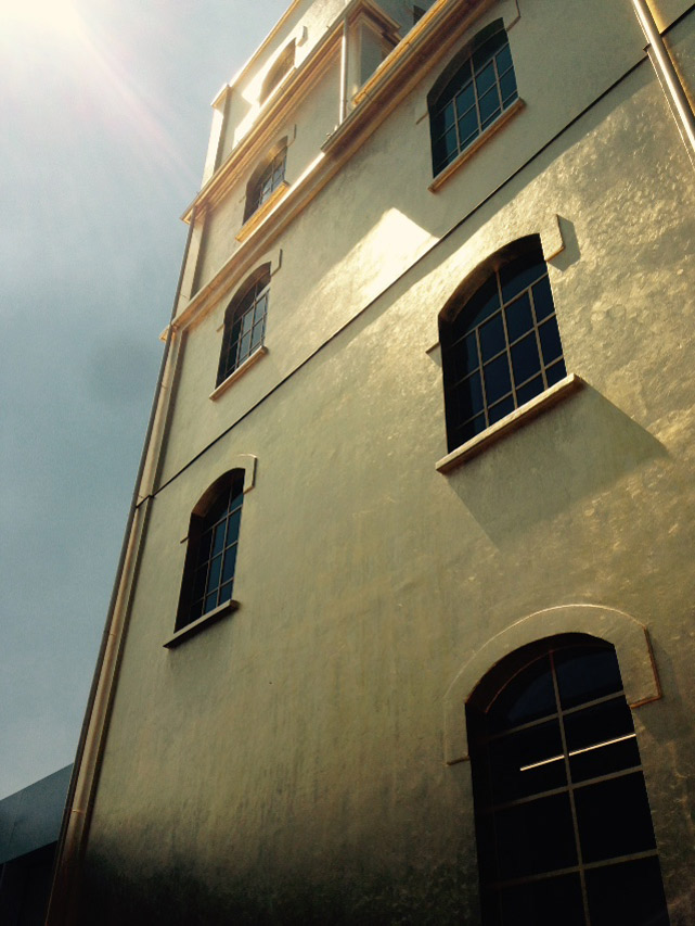 Torre dourada da Fondazione Prada - Foto: Cibele Maciet