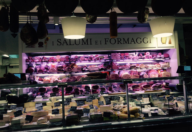 Vitrine de queijos da Nataly de Milão - Foto: Cibele Maciet