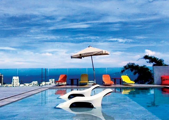 Piscina da Casa Mosquito com vista infinita - Foto: reprodução