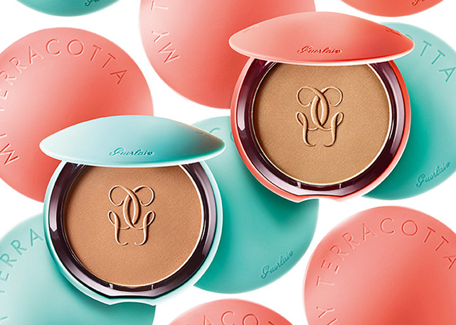 Bronzing Powder Moisturinzing and Long Lasting Natural Blondes, R$ 215; Bronzing Powder Moisturinzing and Long Lasting Natural Brunettes (direita), R$ 215 - Foto: divulgação