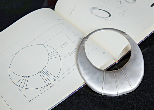 Colar de prata (R$ 1.600) - Foto: Raphael Briest/reprodução