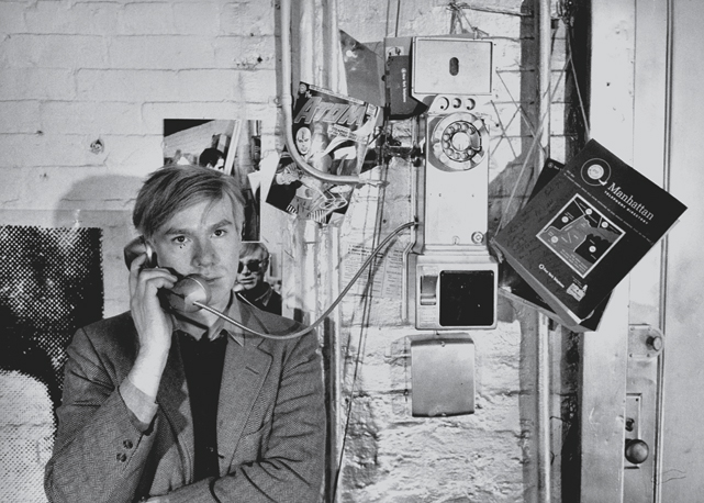 Foto de Andy Warhol que está na publicação - Foto: reprodução