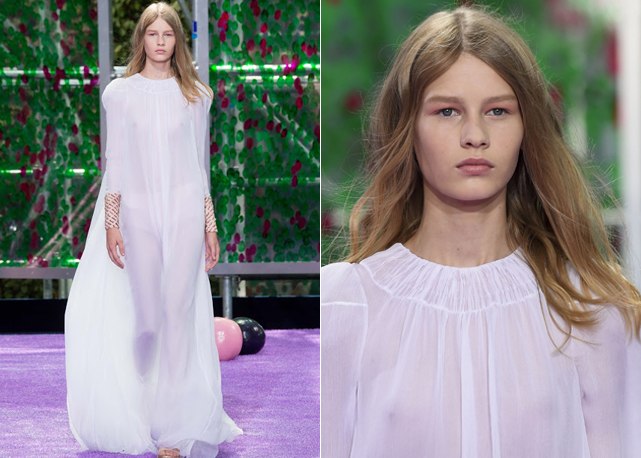 Sofia Mechetner, de apenas 14 anos, com vestido levemente transparente no desfile da Dior. Ok ou desnecessário? - Foto: reprodução