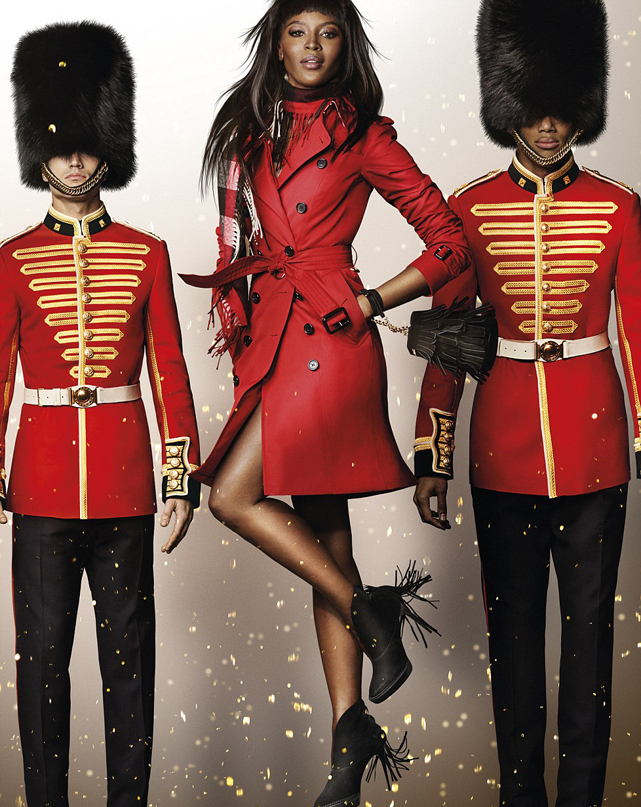Naomi Cambell estrela a campanha de fim de ano da Burberry - Foto: divulgação