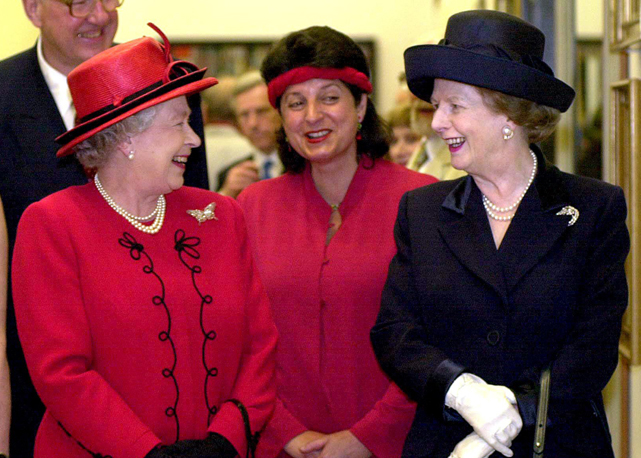 A Rainha Elizabeth II com Margaret Tatcher - Foto: reprodução