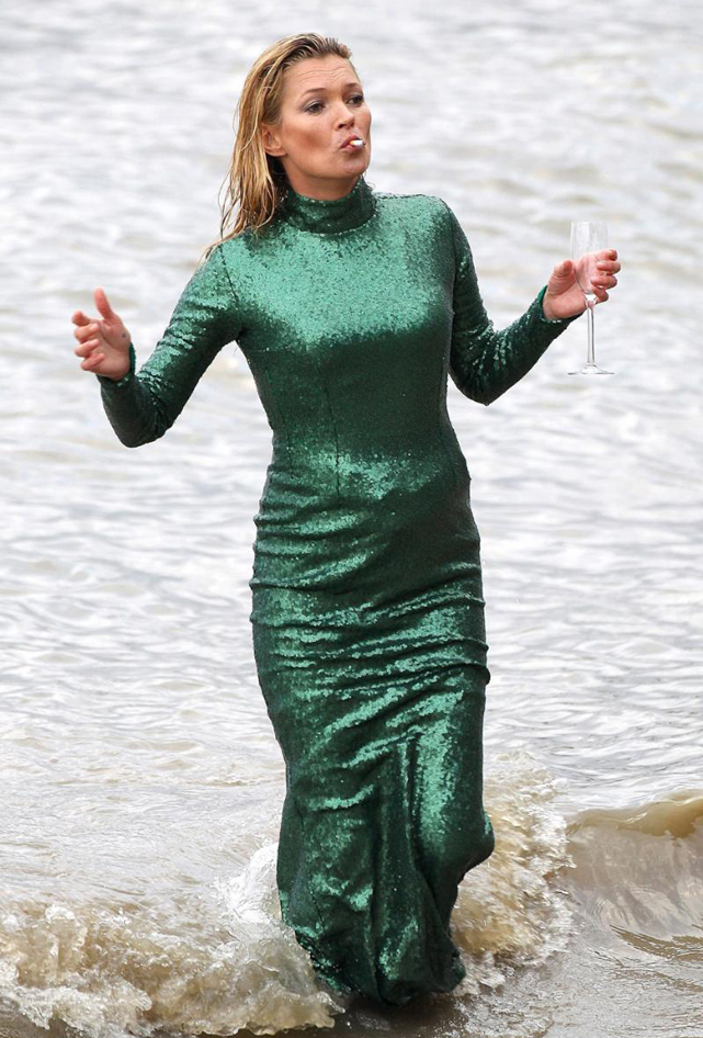 Kate Moss na gravação do longa - Foto: reprodução