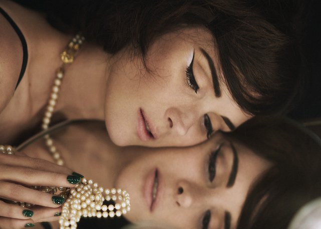 Winona Ryder para Marc Jacobs Beauty - Foto: reprodução