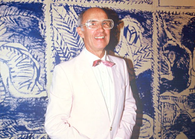 O estilista André Courrèges, em 1987 - Foto: Getty Images