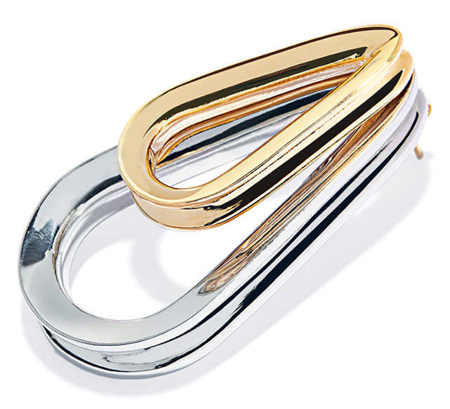 Brinco bicolor em ouro e prata, € 325 (coleção Ellipse) - Foto: Divulgação