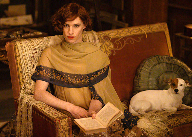 Eddie Redmayne como Lili Elbe, em A Garota Dinamarquesa - Foto: reprodução