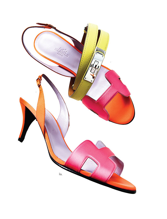 Sandálias e cintos, ambos Hermès