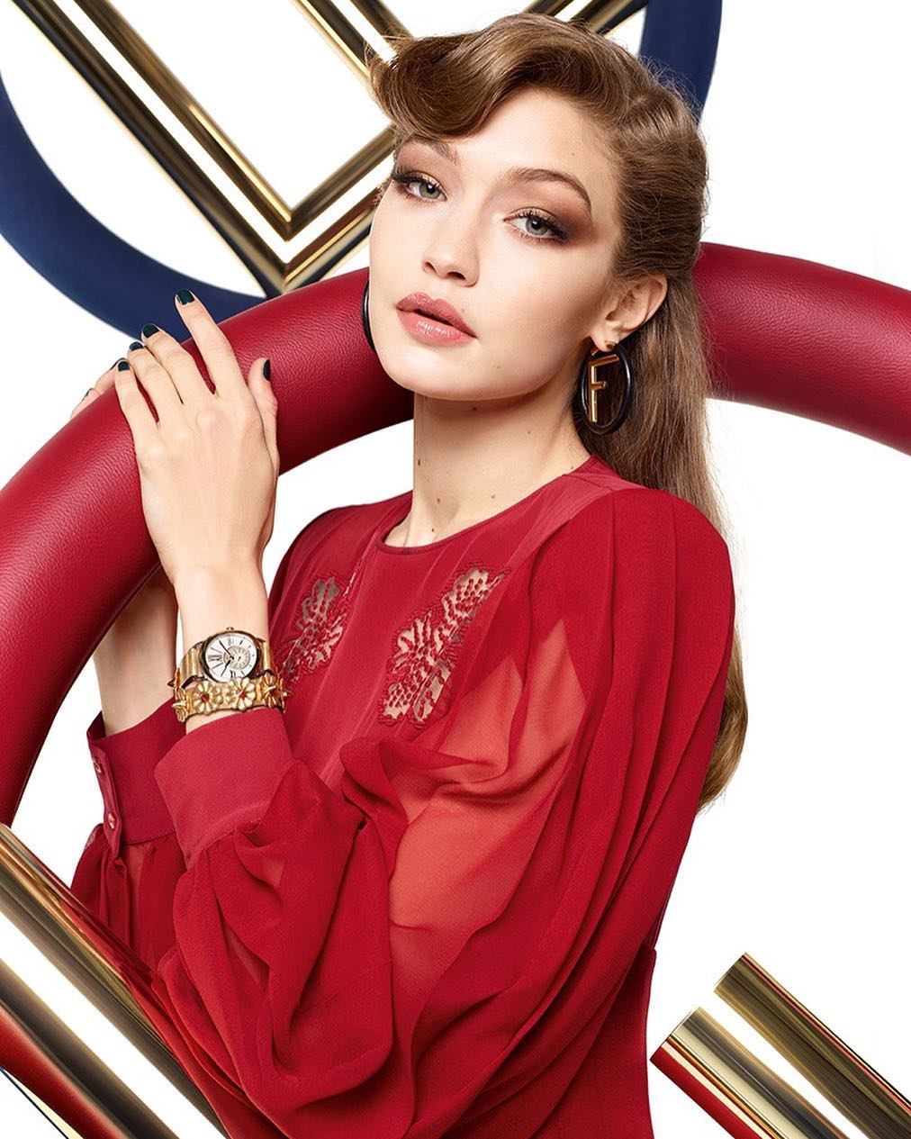 Gigi Hadid para Fendi - Foto: Instagram oficial da marca 