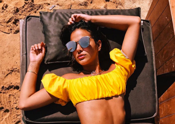 Versão top - bem fresquinho para os dias ensolarados. Bruna Marquezine - Foto: Instagram 
