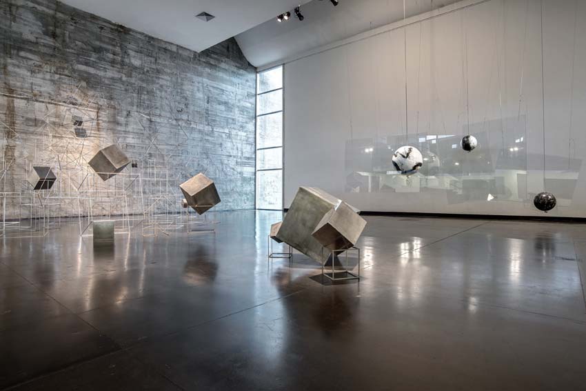 Vista da exposição de José Bechara (Foto: Mario Grisolli)