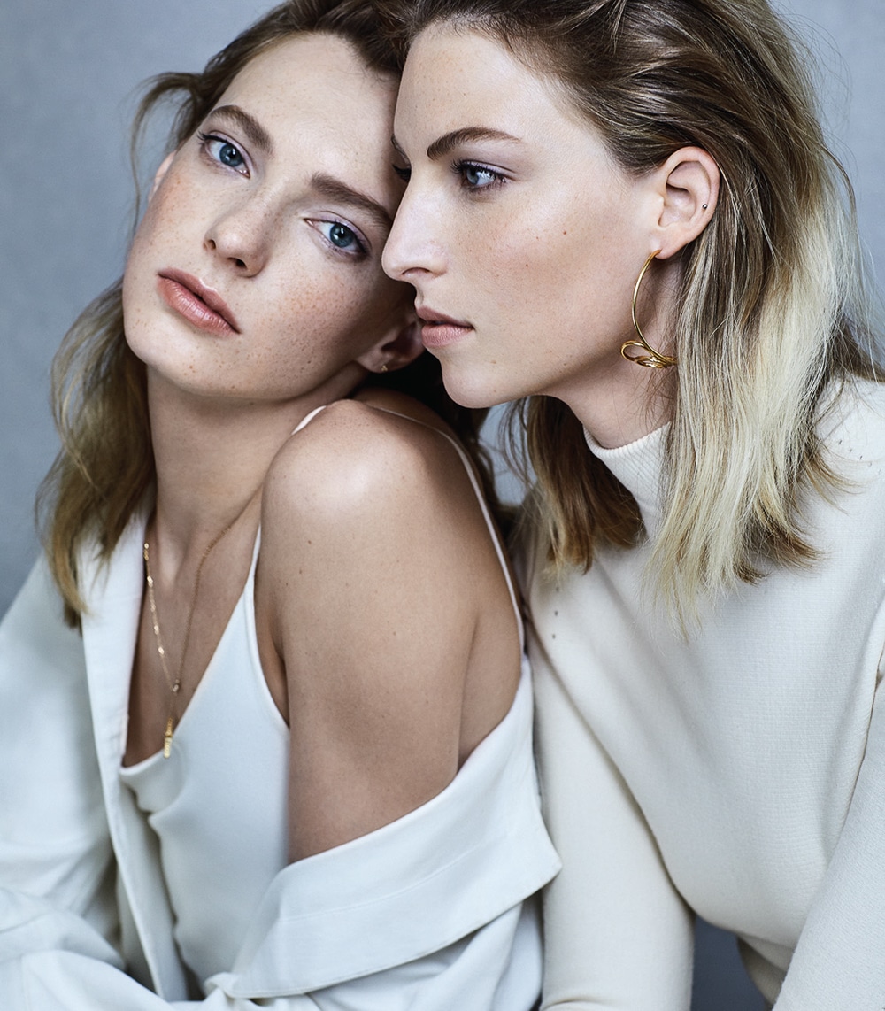 Harper´s Bazaar Casaquistão com Zlata Semenko e Miriam Haney - Foto: Lara Jade.