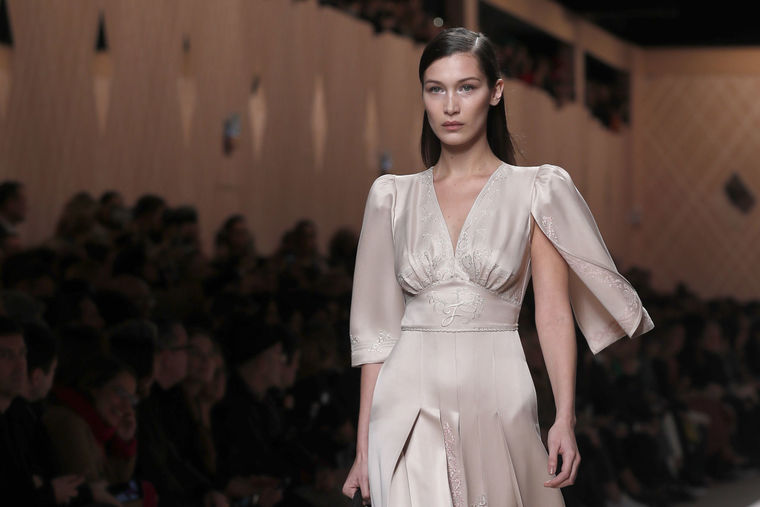 Bella Hadid para Fendi - FW 2018/2019 - Foto: Divulgação 