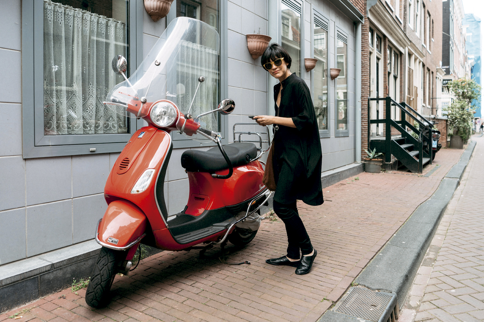 Lalai com uma scooter - Foto: Arquivo Pessoal
