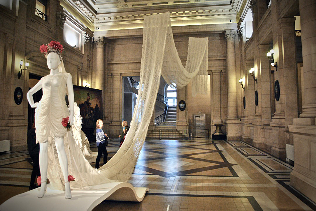 Universo bridal de Jean Paul Gaultier está em cartaz em Buenos Aires - Fotos: Victor Drummond