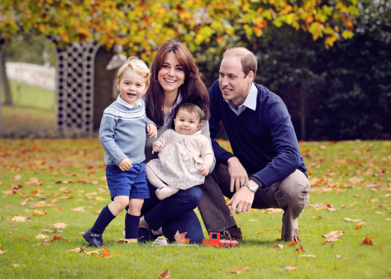 Geroge, Kate Middleton, Charlotte e William - Foto: Divulgação/kensingtonroyal