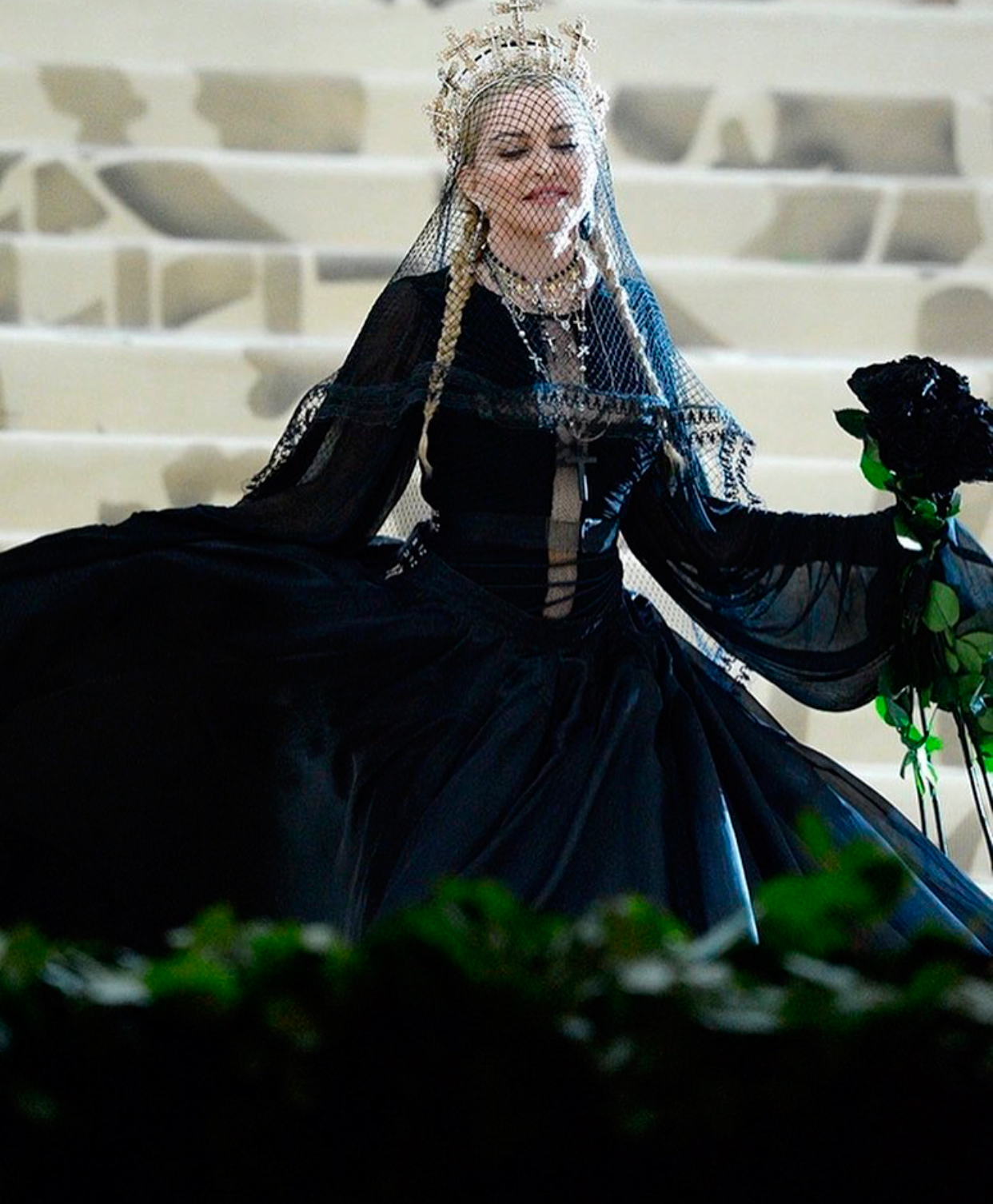 Madonna no red carpet do MET Gala - Foto: Reprodução/Instagram