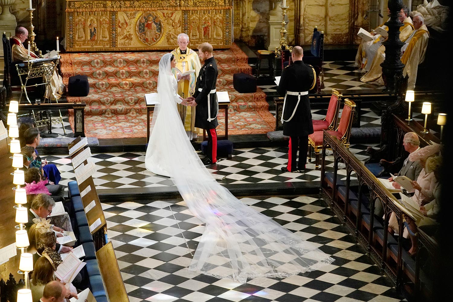 Meghan Markle e príncipe Harry no altar - Foto: Getty Images