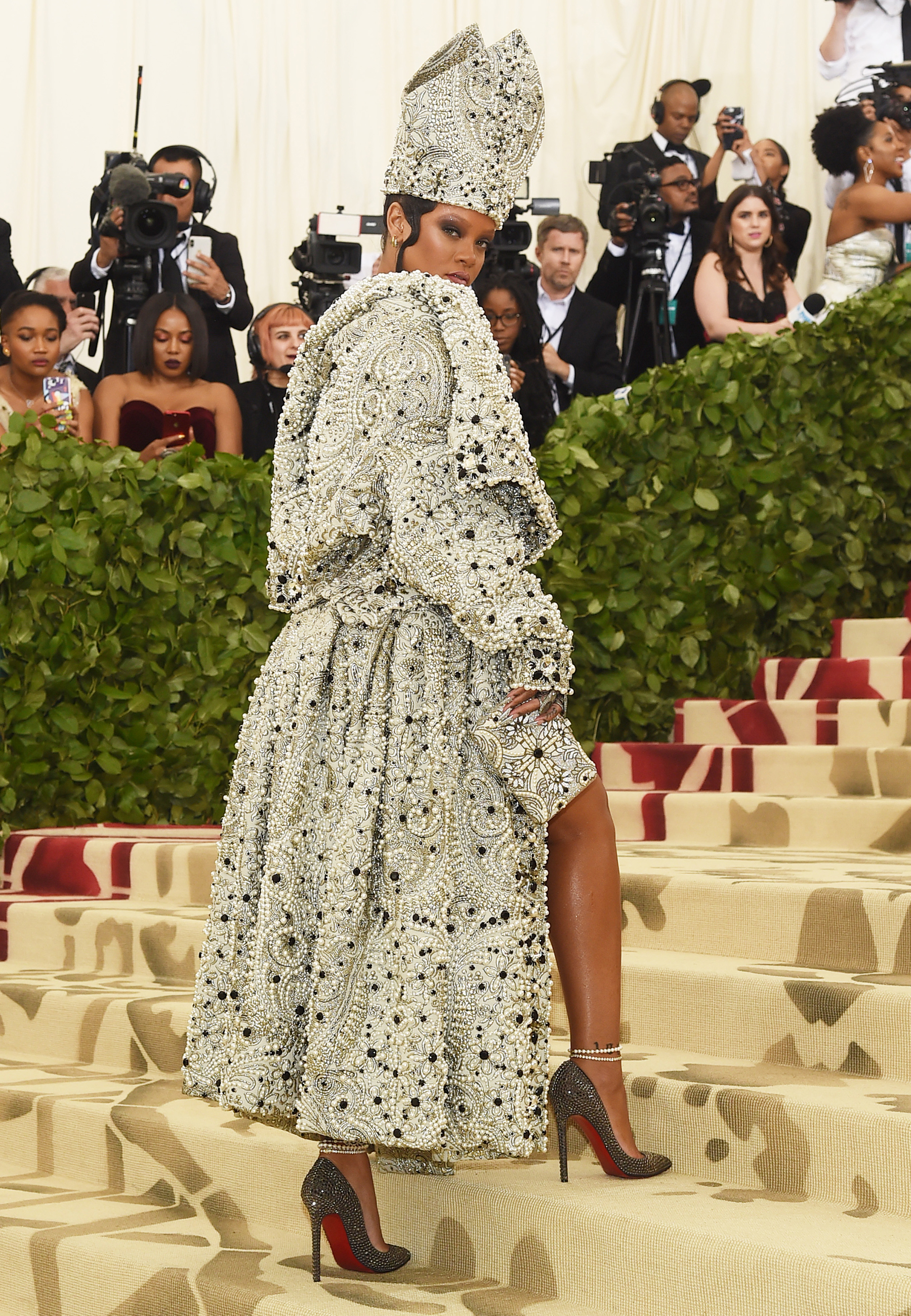 Rihanna vestiu Margiela no MET Gala de 2018  - Foto: Getty Images