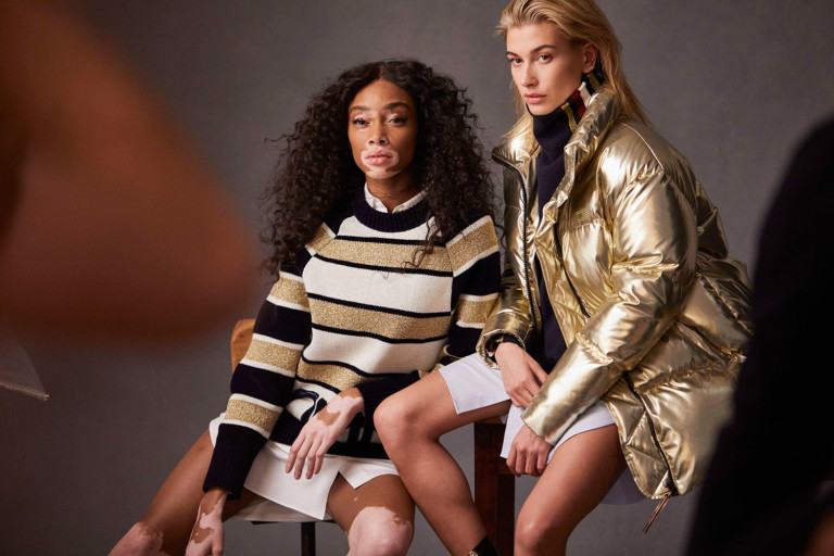 Winnie Harlow e Hailey Baldwin: agora embaixadoras da Tommy Hilfiger - Foto: Divulgação