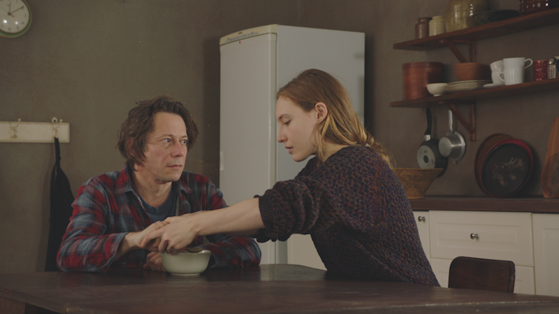 Julia Roy em cena do longa Até Nunca Mais (2017) - Foto: Divulgação/Alfama Films