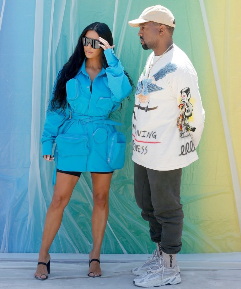 Kim Kardashian e Kanye West no desfile da Louis Vuitton - Foto: Getty Images