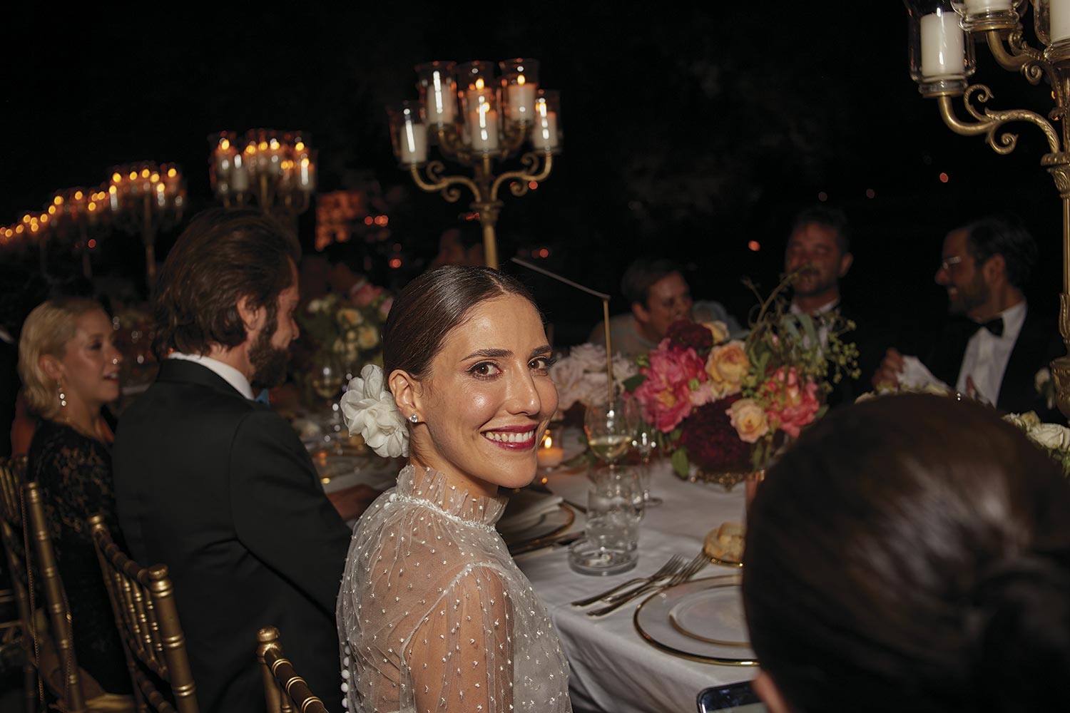 Lilly Sarti na mesa do jantar - Foto: Thiago Bruno