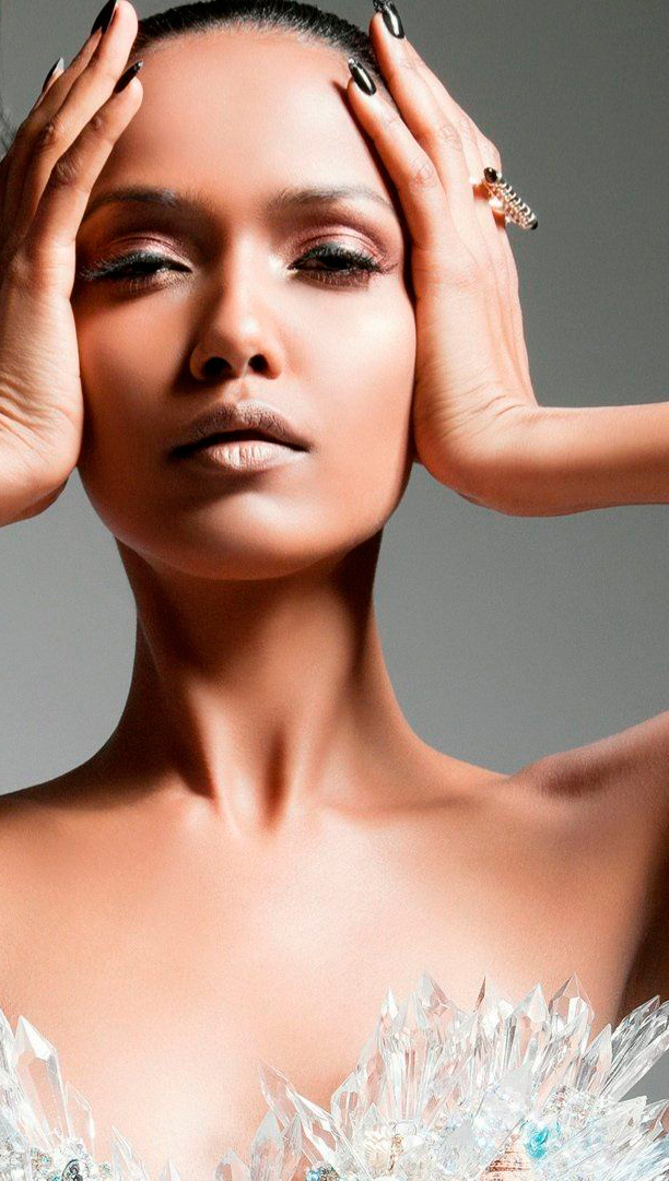 A base certa garante o make perfeito! - Foto: Harper's Bazaar Arabia