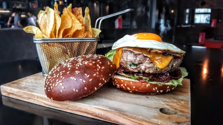 Hambúrguer assinado por Cristiano Ronaldo - Foto: Divulgação