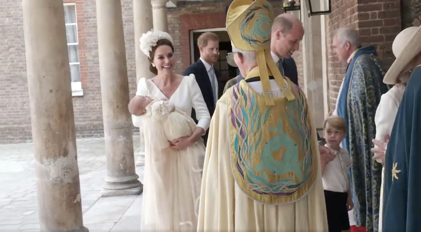 Família real britânica chegando ao batizado - Foto: Reprodução/Twitter