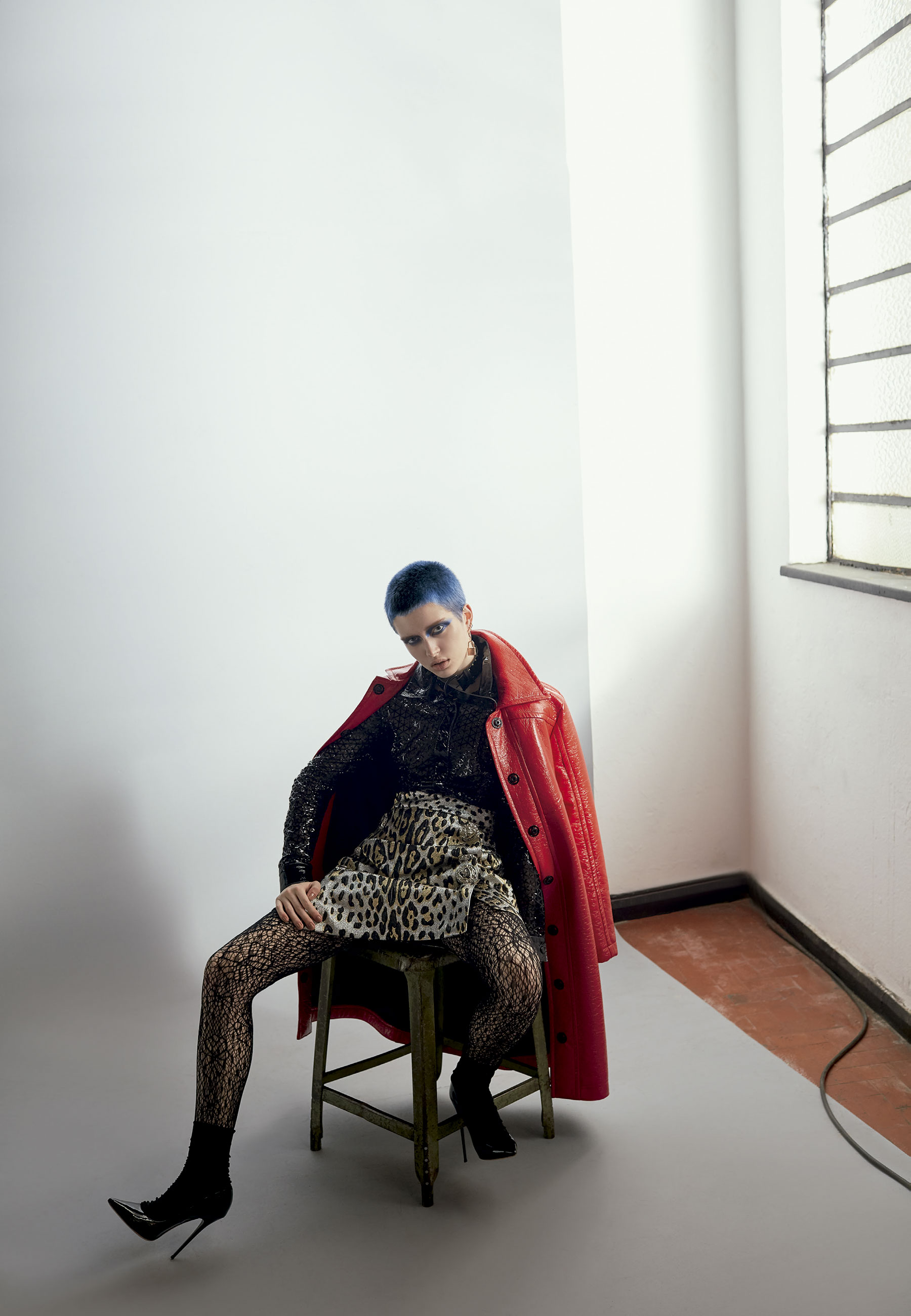 A modelo Flavia Weiss, fotografada por Bob Wolfenson, com edição de moda de Ciro Midena e beleza de Daniel Hernandez