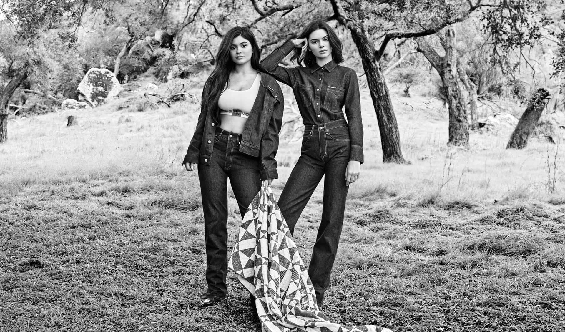 As Kardashian na Calvin Klein - Foto: Divulgação