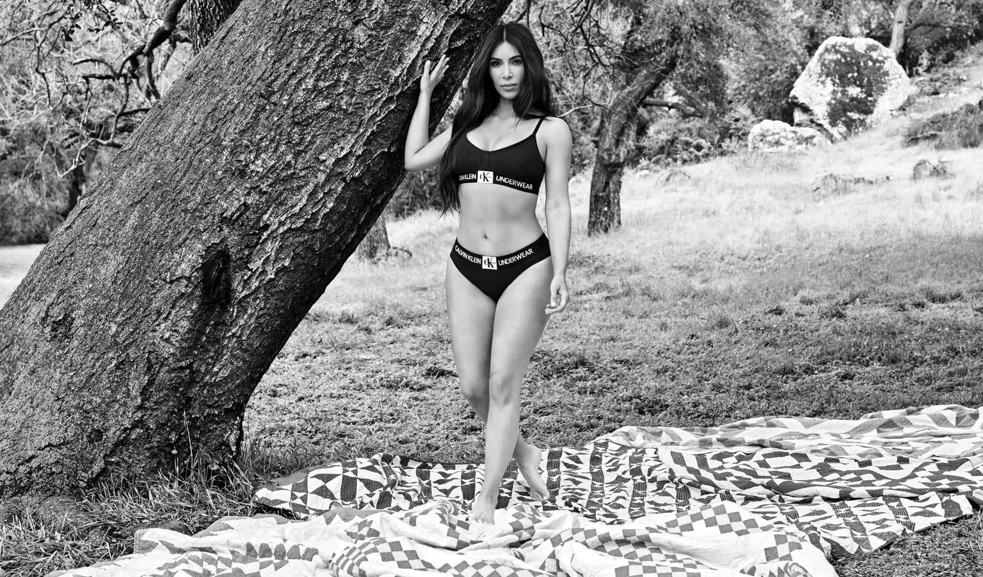 As Kardashian na Calvin Klein - Foto: Divulgação