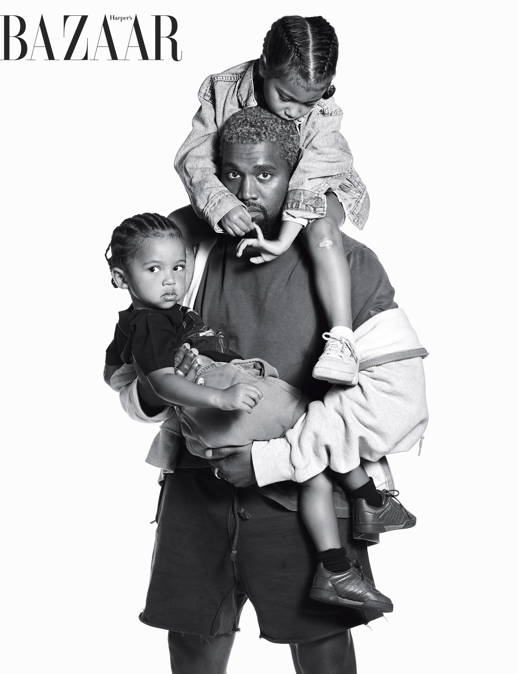 Kanye West com North e Saint - Foto: Arquivo Harper's Bazaar