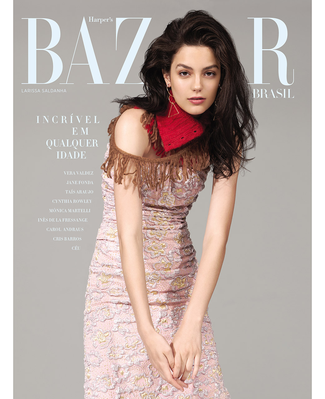 Larissa Saldanha usa vestido e gola Miu Miu e brincos H.Stern - Foto: Jacob + Carrol, edição de moda Filipa Bleck, styling Seppe Tirabassi, cabelo Takuya Sagawara e make Fumiaki Nakagawa