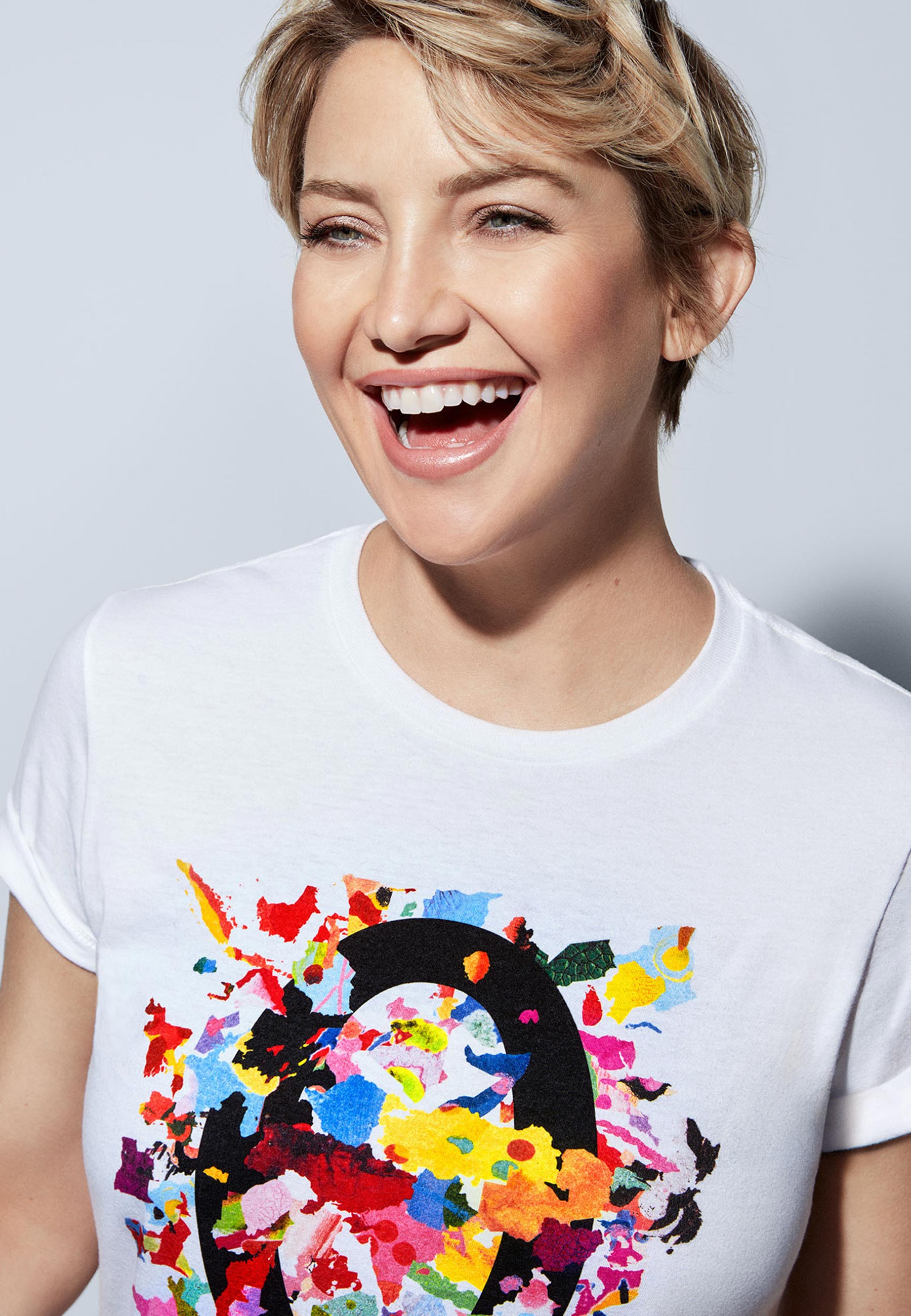 Kate Hudson veste a camiseta da campanha Watch Hunger Stop - Foto: Divulgação