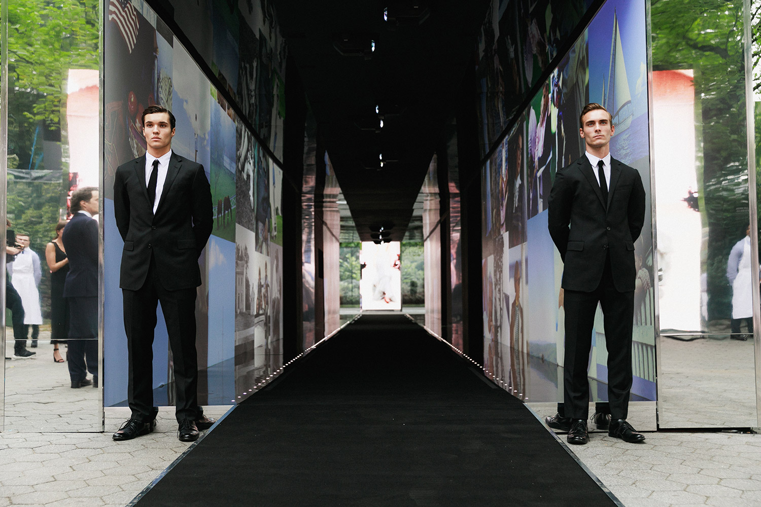 Túnel do tempo na entrada do desfile - Foto: Divulgação
